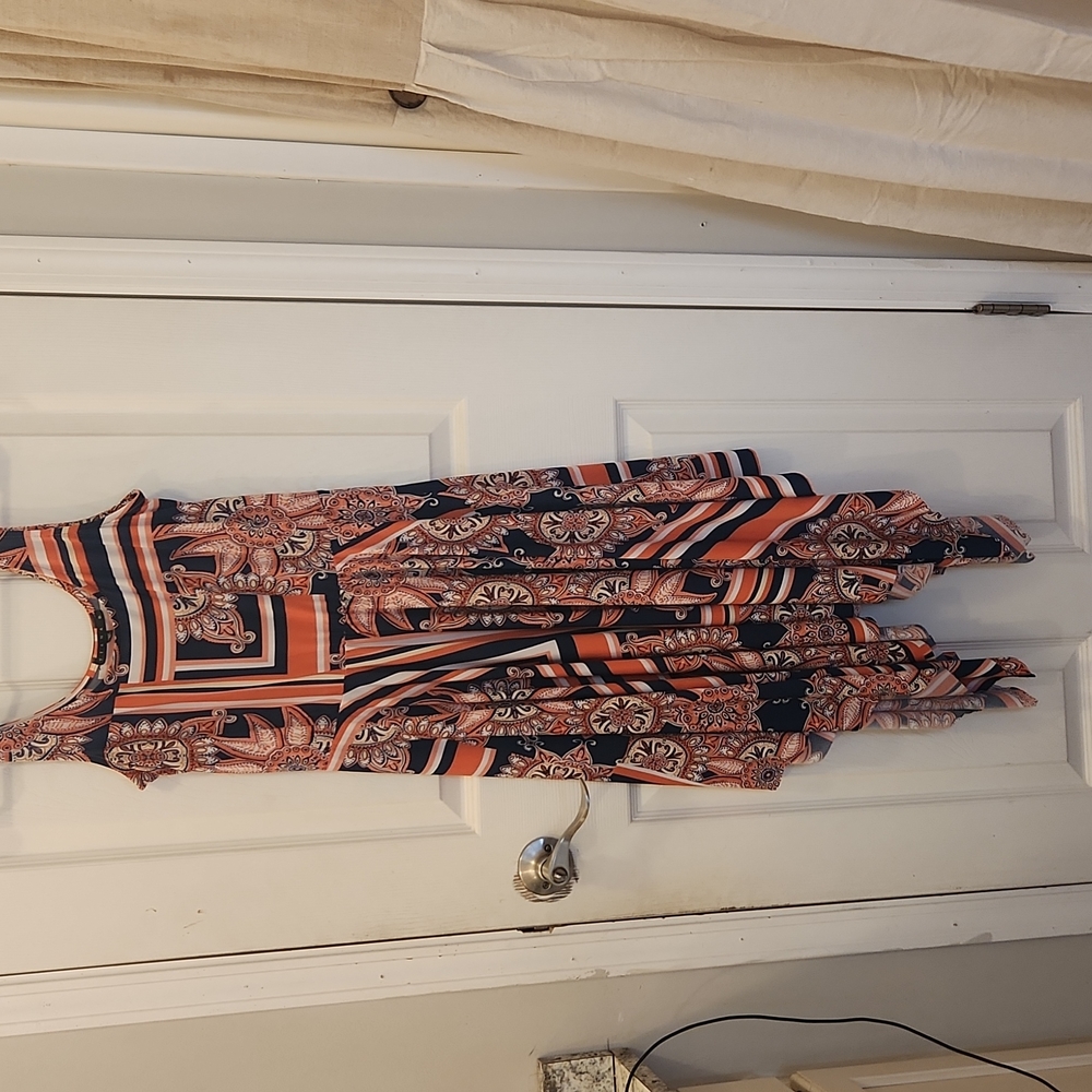 Dress - Picture 6 of 7